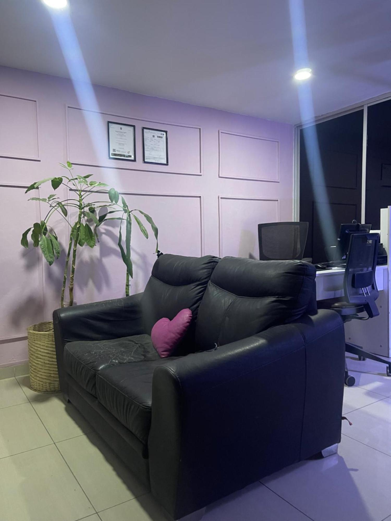 Habitación en casa particular A 5 Minutos Aeropuerto. Pequena Bogotá