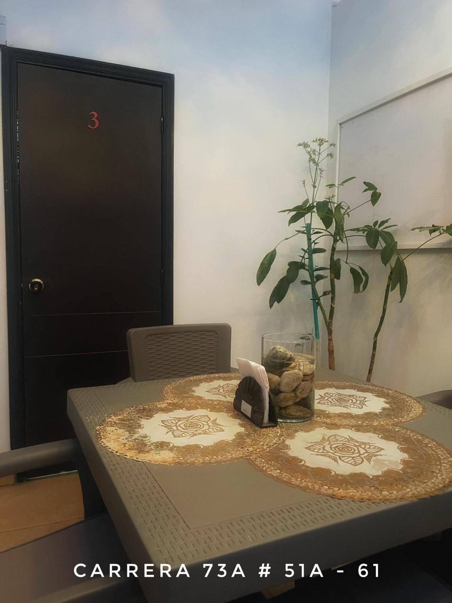 A 5 Minutos Aeropuerto. Pequena Homestay